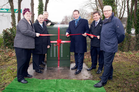 Minister visits Yate for broadband switch on